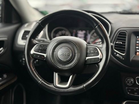 Used 2020 Jeep Compass Latitude image 18