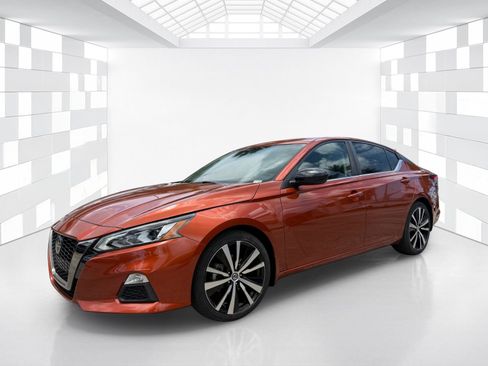 Certified 2022 Nissan Altima 2.5 SR FWD image 3