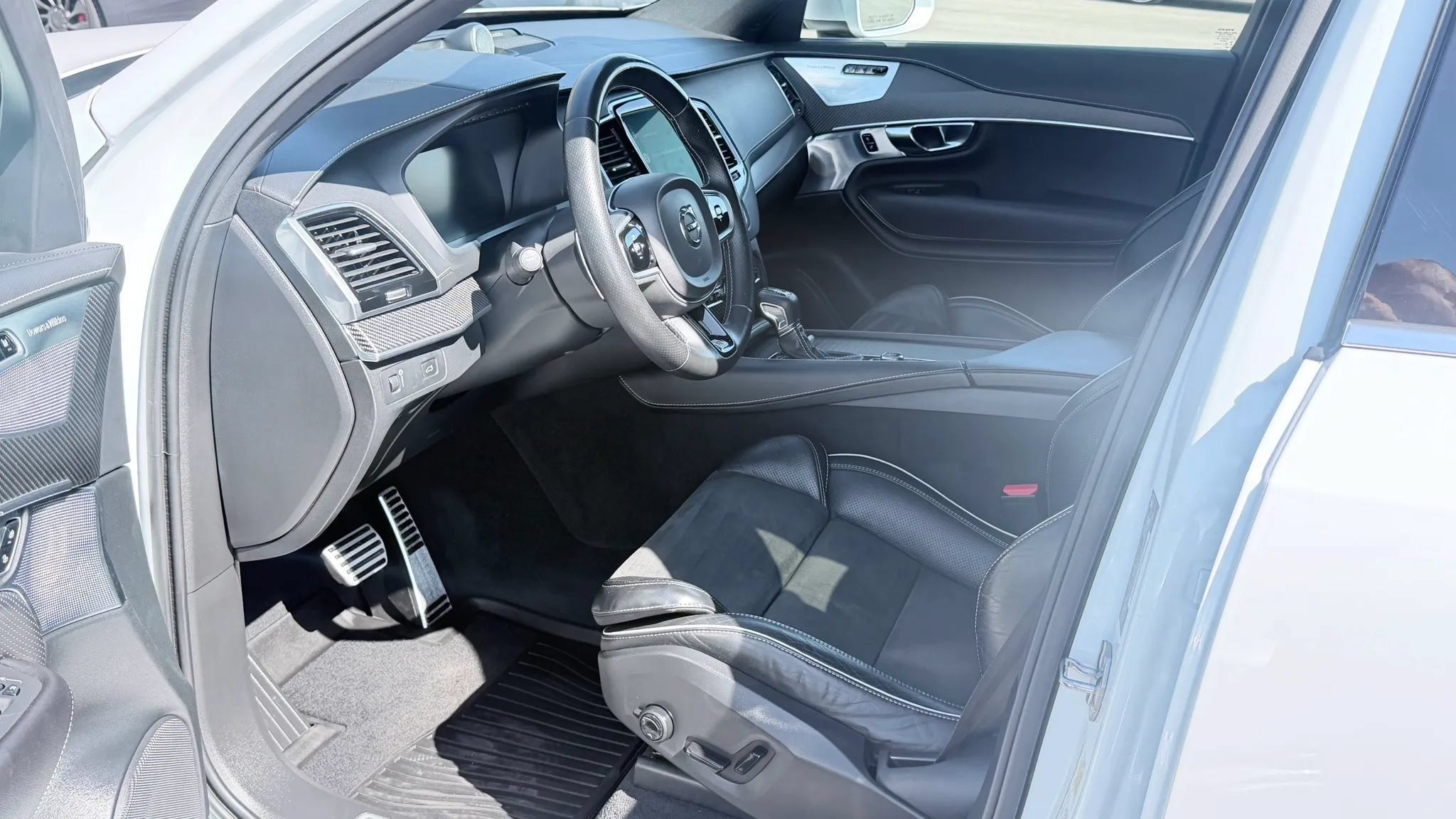 Used 2019 Volvo XC90 T6 R-Design w/ Advanced Package AWD/4WD image 13