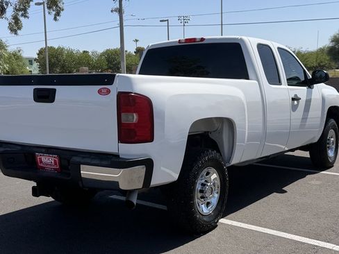 Used 2009 Chevrolet Silverado 2500 W/T AWD/4WD image 5