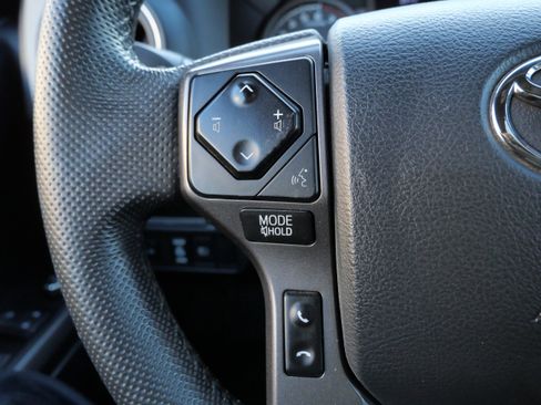 Certified 2018 Toyota Tacoma TRD Off-Road image 28