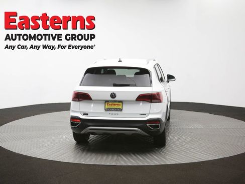 Used 2022 Volkswagen Taos SE AWD/4WD image 37