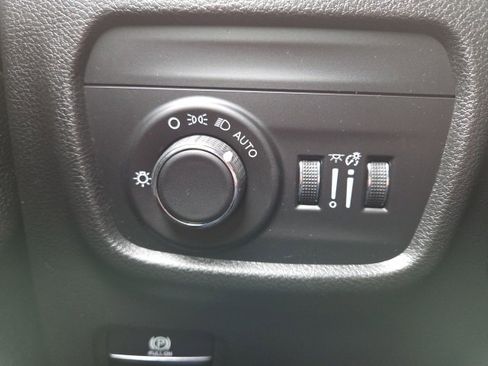 Used 2023 Jeep Grand Cherokee Altitude image 50