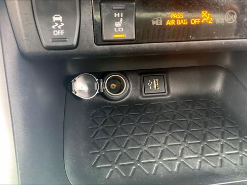 Used 2023 Toyota RAV4 SE image 39