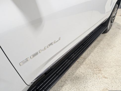 Used 2026 GMC Yukon XL Denali Ultimate w/ LPO, Floor Liner Package AWD/4WD image 9