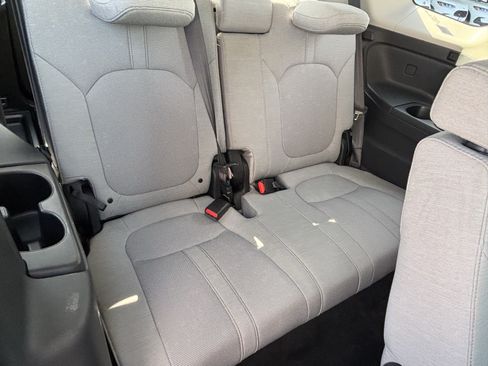 Certified 2023 Honda Pilot LX image 12