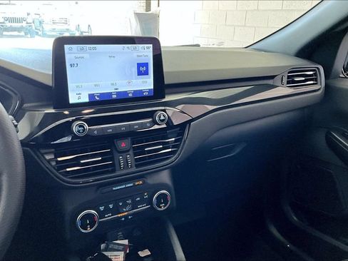 Used 2025 Ford Escape ST-Line FWD image 11