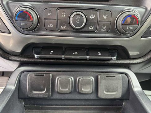 Used 2018 Chevrolet Silverado 1500 LT w/ All Star Edition image 17