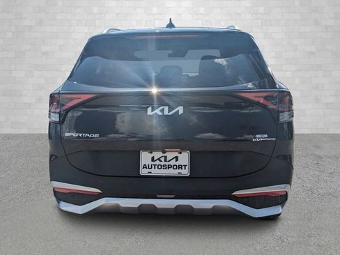 Used 2024 Kia Sportage EX image 4