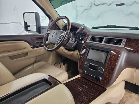 Used 2014 GMC Yukon Denali AWD/4WD image 37