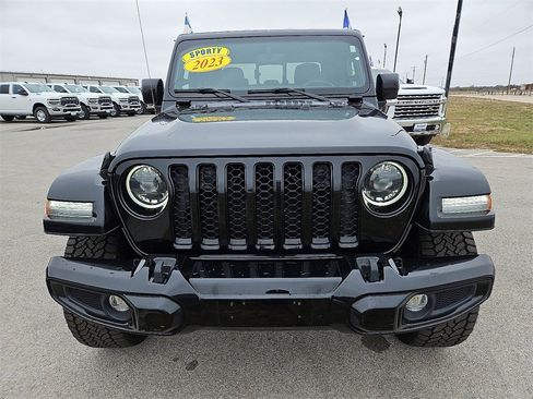 Certified 2023 Jeep Gladiator Overland image 11