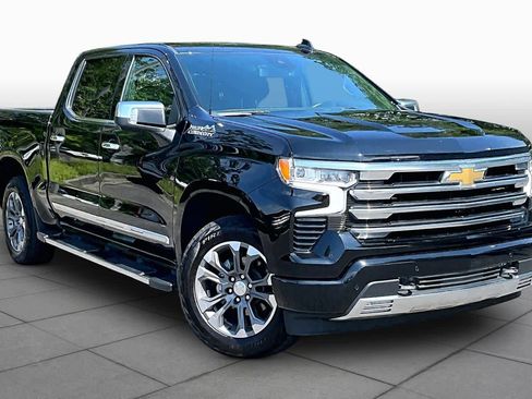 Used 2023 Chevrolet Silverado 1500 High Country RWD image 3