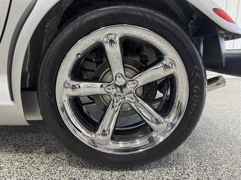 Used 2001 Chrysler Prowler image 26