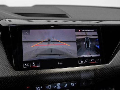 Used 2024 Audi e-tron GT Prestige image 28