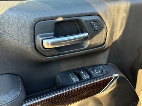 Used 2019 GMC Sierra 1500 SLE image 17