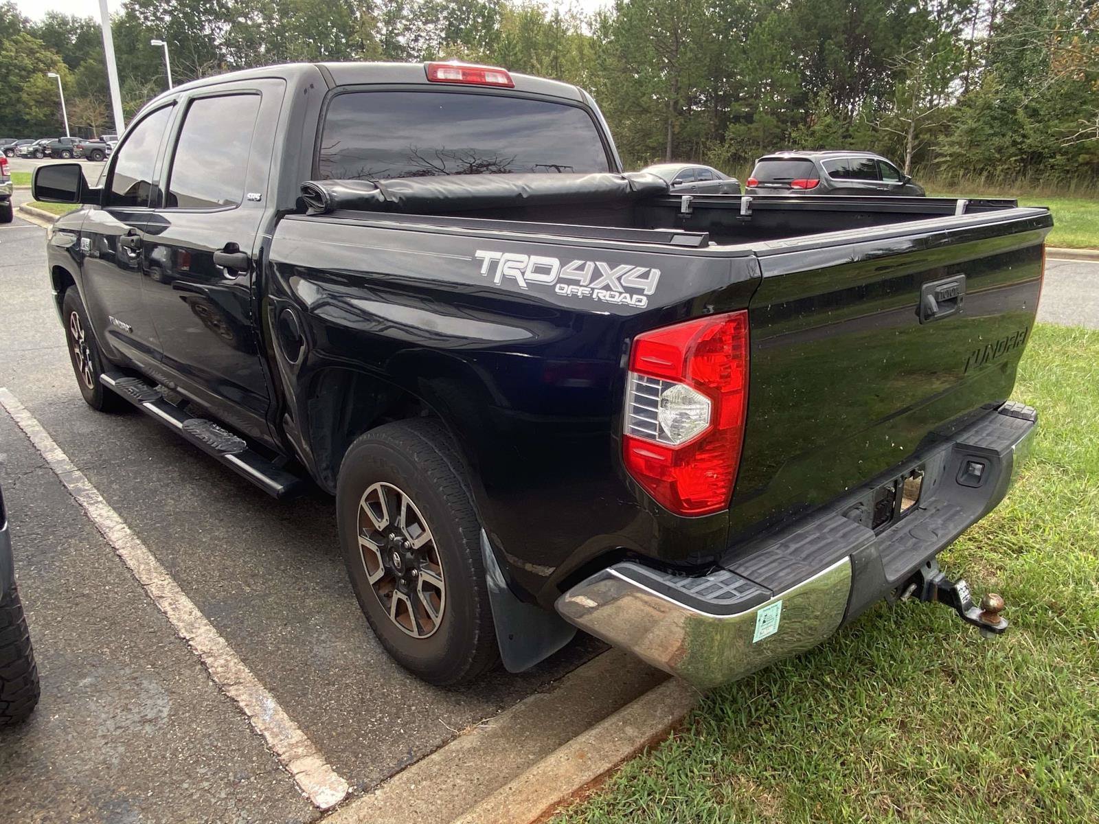 Used 2018 Toyota Tundra SR5 w/ TRD Off Road Package AWD/4WD image 9