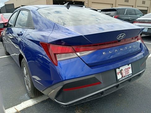 Used 2024 Hyundai Elantra SE image 4
