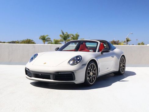 Certified 2022 Porsche 911 Targa 4S AWD/4WD image 6