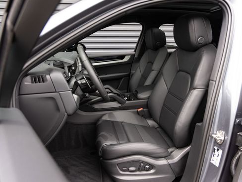 New 2026 Porsche Cayenne Coupe AWD/4WD image 5