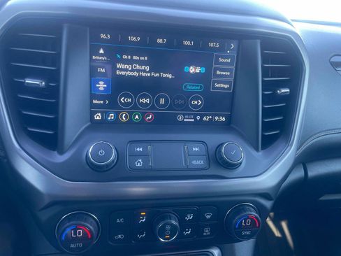 Used 2021 GMC Acadia AT4 image 8