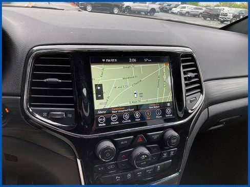 Certified 2022 Jeep Grand Cherokee Laredo X AWD/4WD image 16
