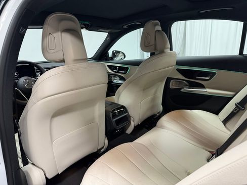 Used 2024 Mercedes-Benz E 350 4MATIC Sedan image 26