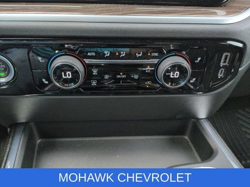 Used 2022 Chevrolet Silverado 1500 RST w/ Z71 Off-Road Package AWD/4WD image 18