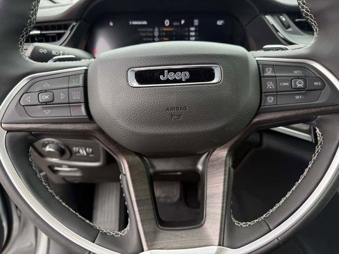 New 2026 Jeep Grand Cherokee Altitude image 24