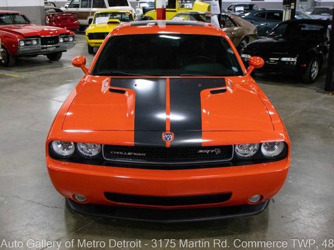 Used 2009 Dodge Challenger SRT8 w/ SRT Option Group II RWD image 11