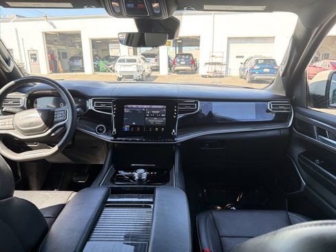Used 2022 Jeep Wagoneer Series II AWD/4WD image 20