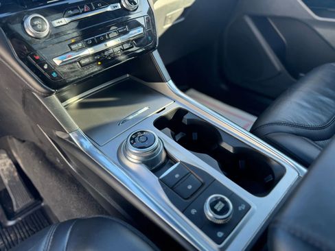 Used 2022 Ford Explorer Platinum w/ Equipment Group 601A image 15