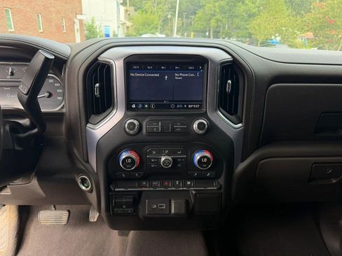 Used 2019 GMC Sierra 1500 SLE w/ SLE Value Package AWD/4WD image 14