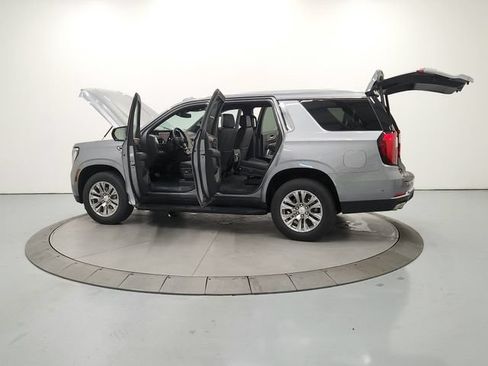 Used 2025 GMC Yukon Denali AWD/4WD image 14