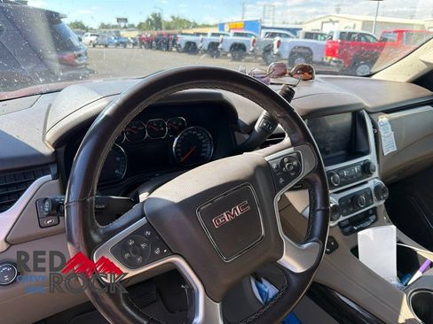 Used 2019 GMC Yukon XL SLT w/ Open Road Package AWD/4WD image 3