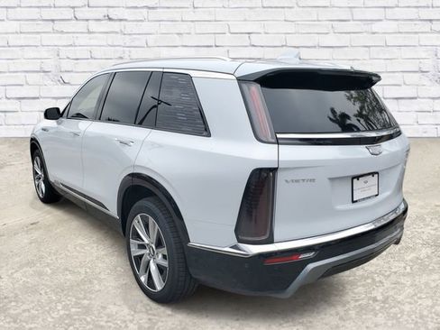 New 2026 Cadillac Vistiq Luxury AWD/4WD image 2
