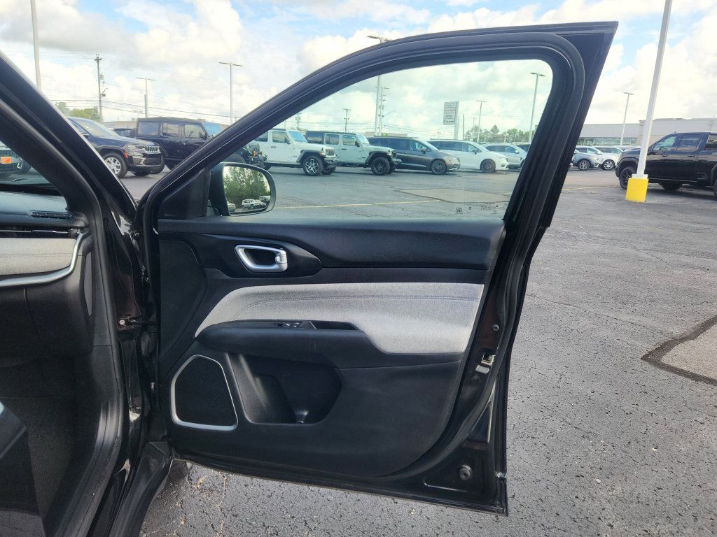Used 2024 Jeep Compass Sport AWD/4WD image 31