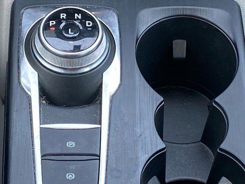 Certified 2025 Ford Escape Platinum w/ Premium Technology Package image 13