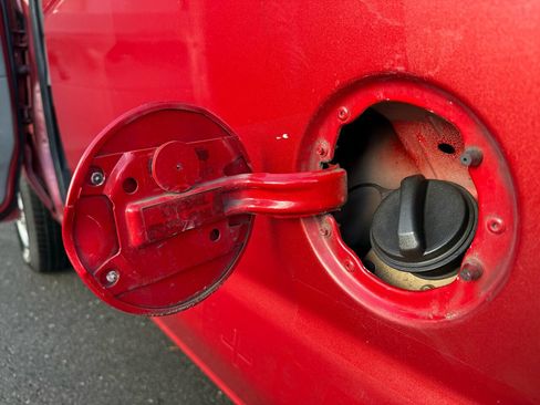 Used 2005 Ford E-350 and Econoline 350 Extended Super Duty image 10