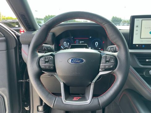 Used 2025 Ford Explorer ST RWD image 12