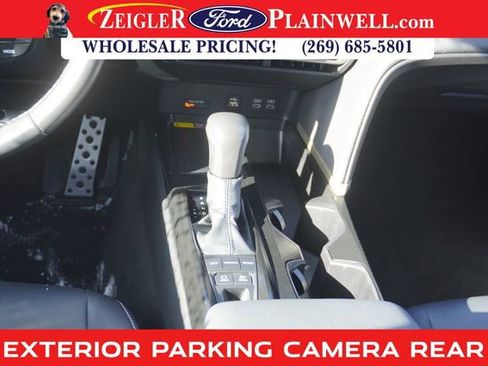 Used 2025 Toyota Camry SE image 11