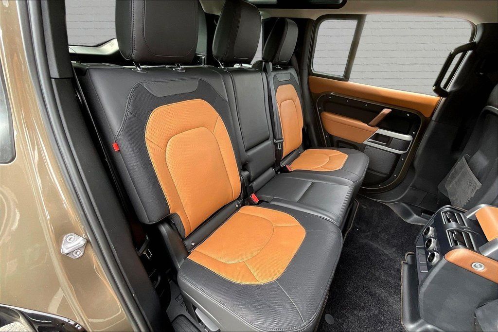 Used 2023 Land Rover Defender 110 X-Dynamic SE AWD/4WD image 24