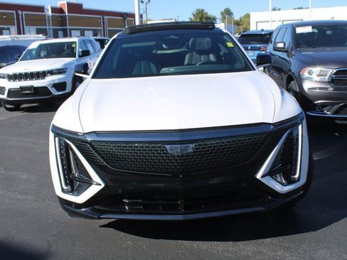 Used 2024 Cadillac Lyriq Sport image 10