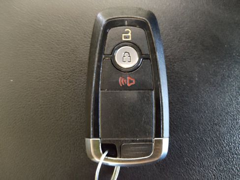 Used 2020 Ford Edge SE FWD image 32