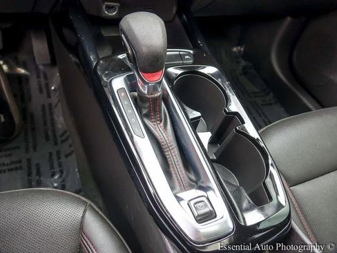 Used 2024 Chevrolet Trax RS w/ Sunroof Package FWD image 19