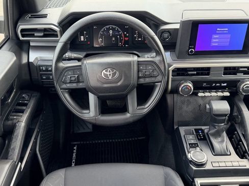 Used 2025 Toyota Tacoma SR5 AWD/4WD image 14