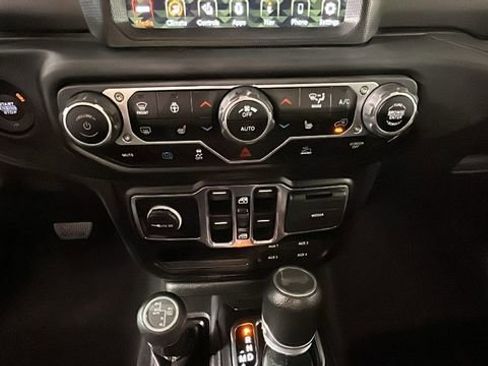 Used 2023 Jeep Wrangler Unlimited w/ Sun & Screen Package AWD/4WD image 22
