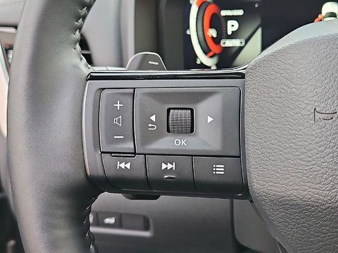 Certified 2025 Nissan Rogue Platinum AWD/4WD image 25