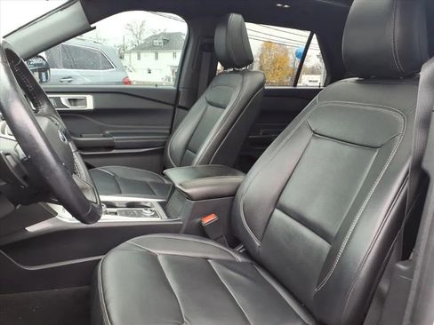 Used 2020 Ford Explorer XLT w/ Equipment Group 202A image 27