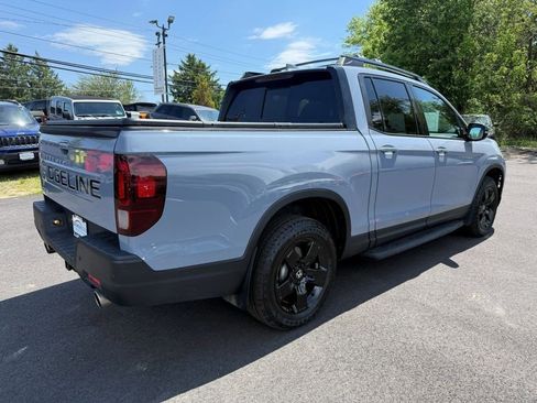Used 2025 Honda Ridgeline Black Edition image 4