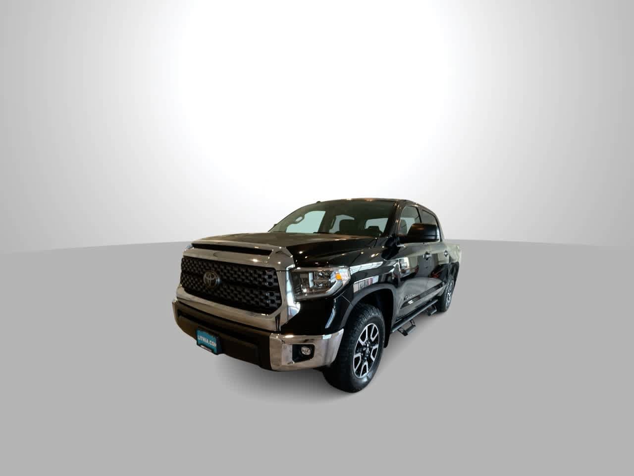 Used 2018 Toyota Tundra SR5 w/ TRD Off Road Package AWD/4WD image 4